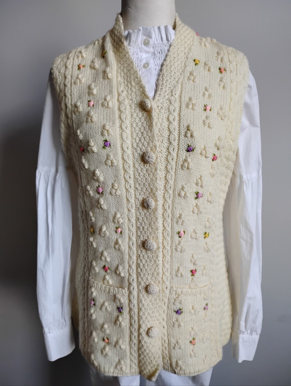 Smith's Of Bermuda Vintage Pure Wool Sweater Vest Cream Pastel Rosettes Size Med - Picture 5 of 16